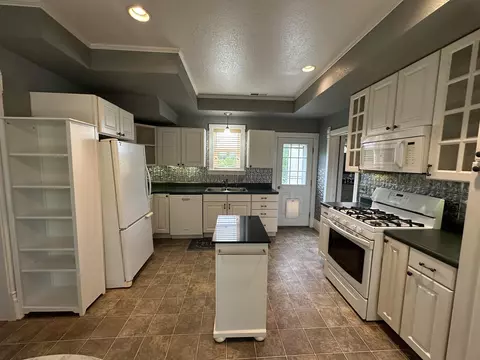 607 Jackson, Belle Fourche, SD 57717 photo 10