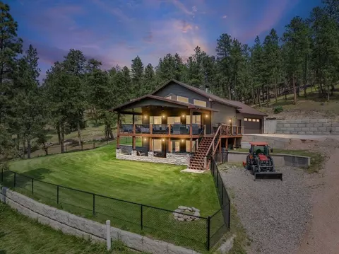 39 Turkey Paw Rd, Sundance, WY 82729