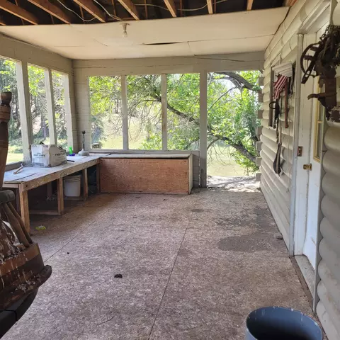 Exterior - 10251 Valley Rd, Edgemont, SD 57735 photo 3 of 5