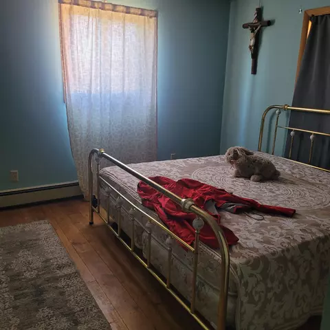 Bedroom - 10251 Valley Rd, Edgemont, SD 57735 photo 2 of 2