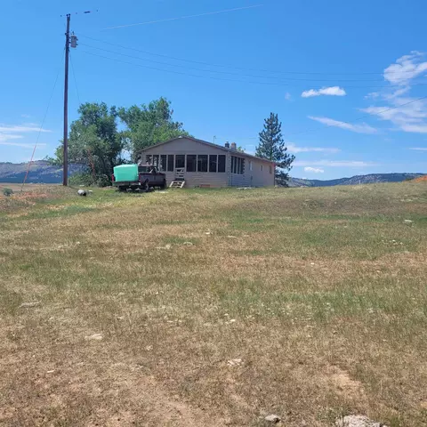 Exterior - 10251 Valley Rd, Edgemont, SD 57735 photo 1 of 5