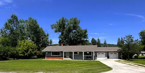 119 W Thompson St, Sundance, WY 82729