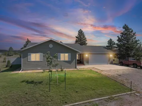 7 Big Buck Dr, Pine Haven, WY 82721