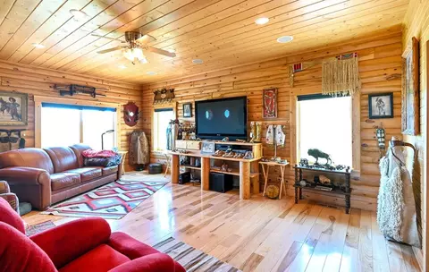 Living - 187 Milo Rd, Chadron, NE 69337 photo 3 of 4