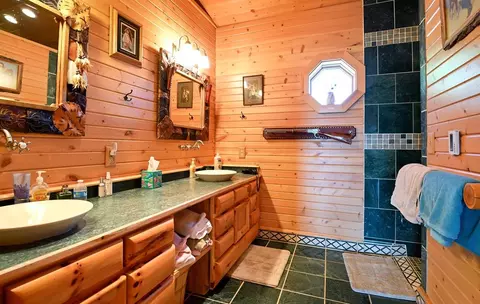 Bath - 187 Milo Rd, Chadron, NE 69337 photo 1 of 3
