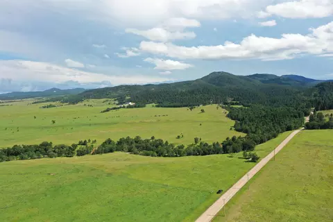 5410 Lazy Horse Ln, Spearfish, SD 57783