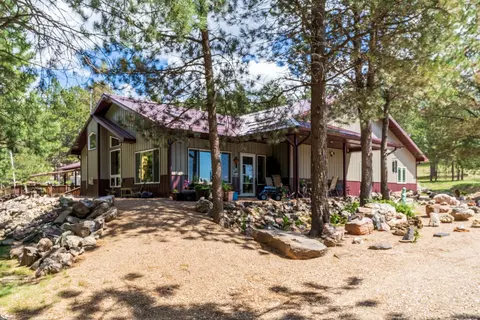 25246 25250 Holiday Trl, Custer, SD 57730