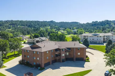 4215 Fairway Hls, Rapid City, SD 57702