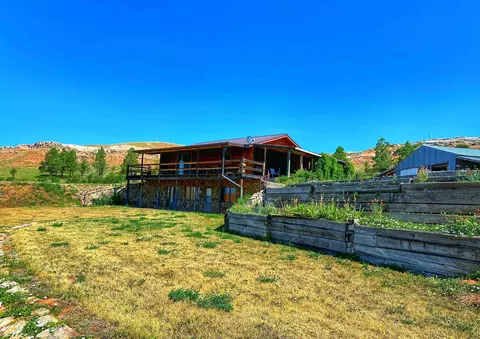 25 Clark Rd, Sundance, WY 82729