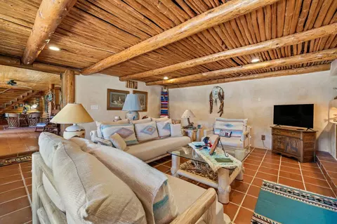 Living - 11935 Lone Elk Dr, Hot Springs, SD 57747 photo 3 of 6