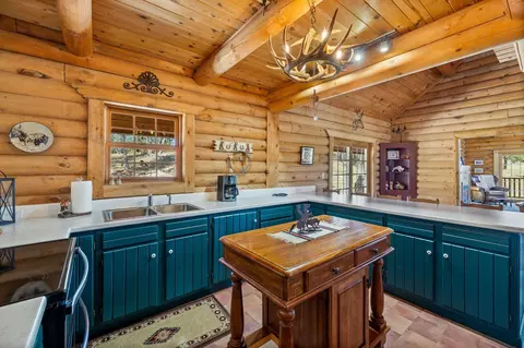 Kitchen - 11935 Lone Elk Dr, Hot Springs, SD 57747 photo 4 of 4