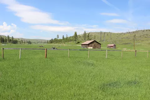 11246 Custer Limestone Rd, Custer, SD 57730 photo 2