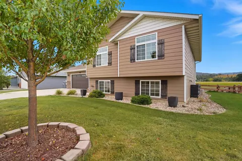 1727 Iron Horse Loop, Spearfish, SD 57783 photo 2