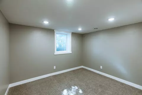 Bedroom - 1106 Omaha St, Belle Fourche, SD 57717 photo 5 of 8