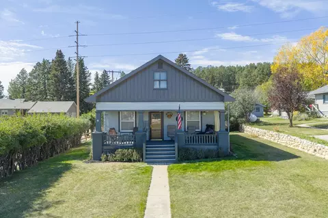133 N 3rd St, Custer, SD 57730