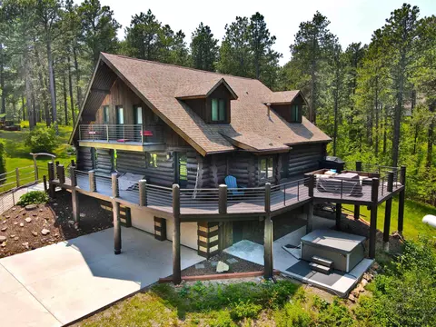 5020 Lazy Horse Ln, Spearfish, SD 57783