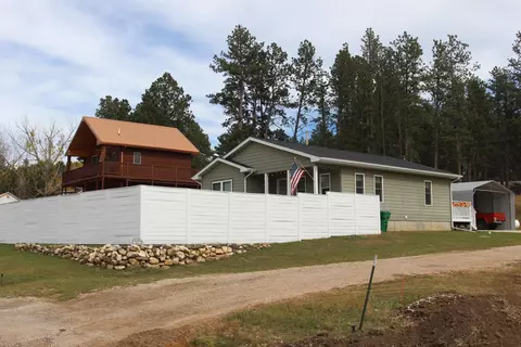 960 Ponderosa St, Custer, SD 57730