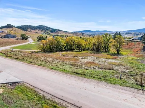 3630 Twisted Oak Rd, Sturgis, SD 57785