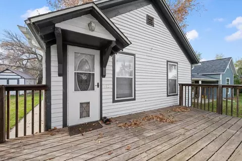 Exterior - 512 4th Ave, Belle Fourche, SD 57717 photo 4 of 4