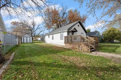 Exterior - 512 4th Ave, Belle Fourche, SD 57717 photo 3 of 4