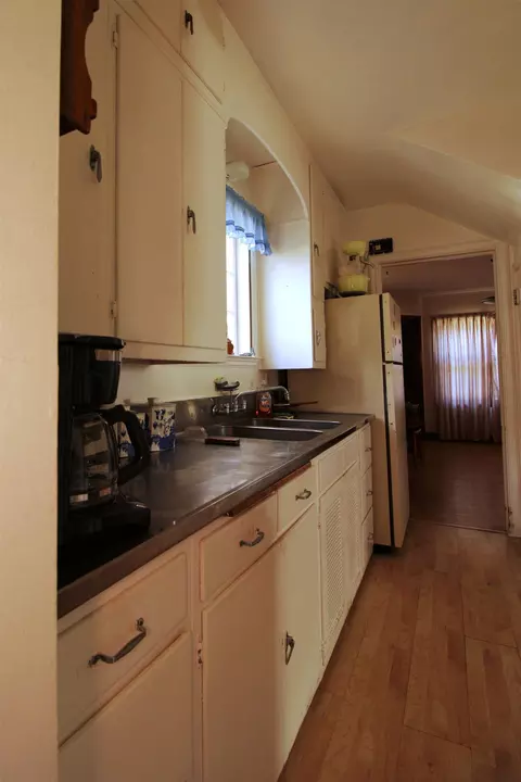 Kitchen - 800 Main St, Deadwood, SD 57732 photo 2 of 3