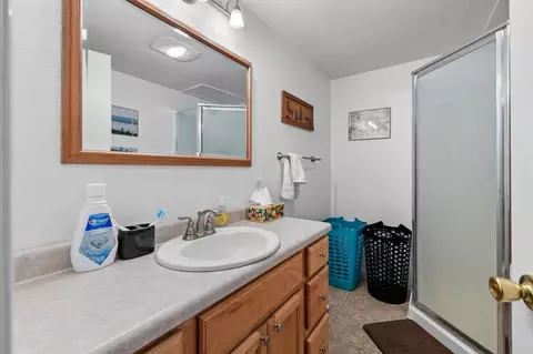 Bath - 12395 Windmill Ln, Custer, SD 57730 photo 2 of 2