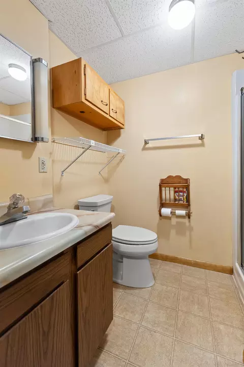Bath - 12265 Bavarian Ct, Custer, SD 57730 photo 4 of 4