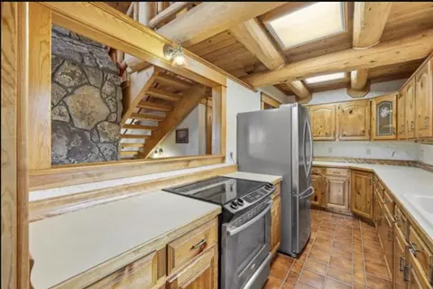 Kitchen - 12265 Bavarian Ct, Custer, SD 57730 photo 2 of 5