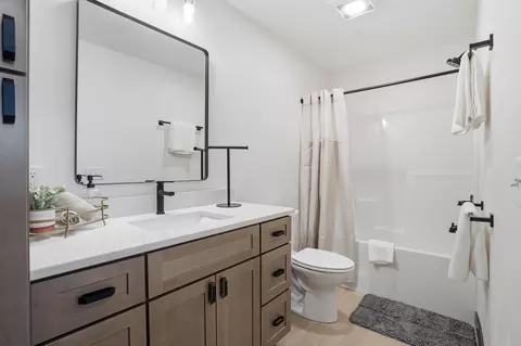 Bath - 11276 Roundup Ct, Lead, SD 57754 photo 6 of 9