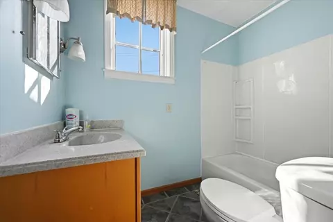 Bath - 8 Parkdale Ave, Lead, SD 57754 photo 1 of 2