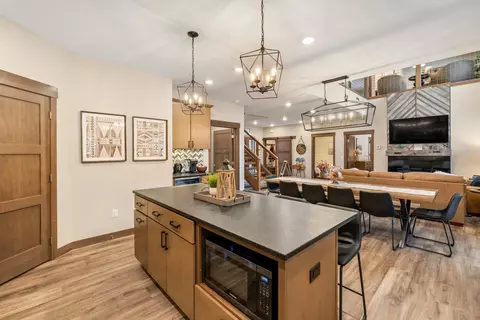 Kitchen - 21333 Trailside Rd, Lead, SD 57754 photo 1 of 4