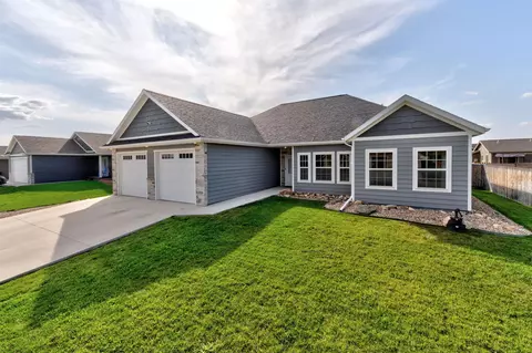 3025 Olive Grove Ct, Rapid City, SD 57703