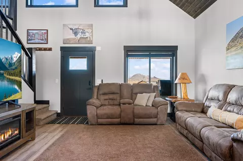 Living - 20712 Epic Ln, Sturgis, SD 57785 photo 4 of 7