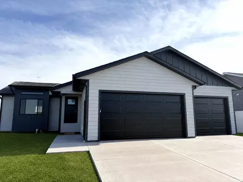 1103 Cobalt Dr, Rapid City, SD 57701