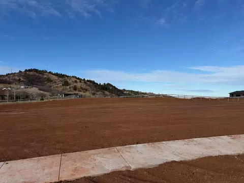 2708 Sweetclover Ct, Spearfish, SD 57783