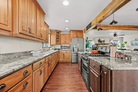 Kitchen - 18947 Dillinger Rd, Newell, SD 57760 photo 3 of 3