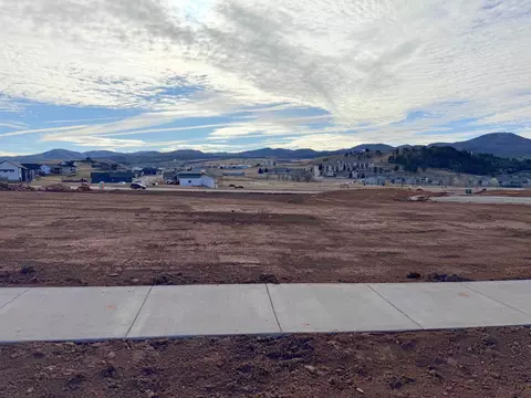 2621 Sweetclover Ct, Spearfish, SD 57783