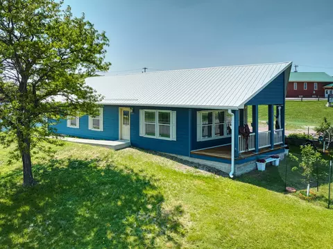 1009 E St, Edgemont, SD 57735 photo 2