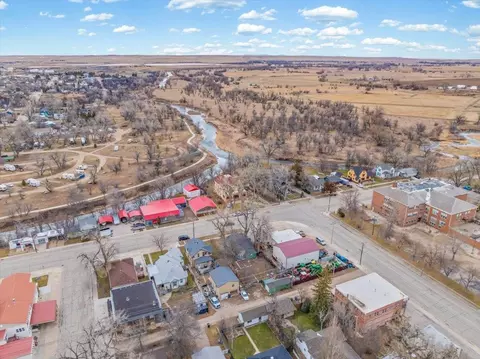 View/Area - 914 State St, Belle Fourche, SD 57717 photo 3 of 3