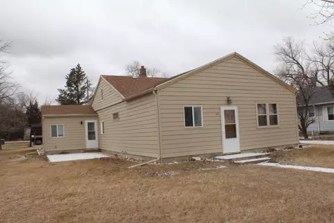 106 S Girard Ave, Newell, SD 57760