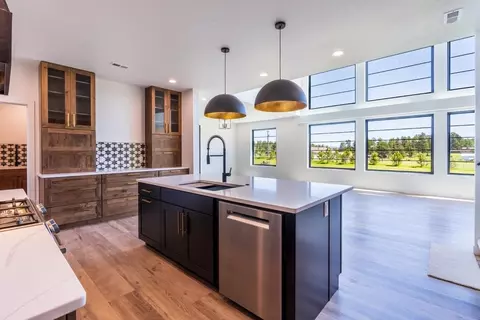 Kitchen - 25270 Mill Pond Estates Rd, Custer, SD 57730 photo 3 of 4