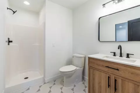 Bath - 25270 Mill Pond Estates Rd, Custer, SD 57730 photo 6 of 6
