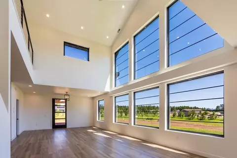 Living - 25270 Mill Pond Estates Rd, Custer, SD 57730 photo 2 of 3