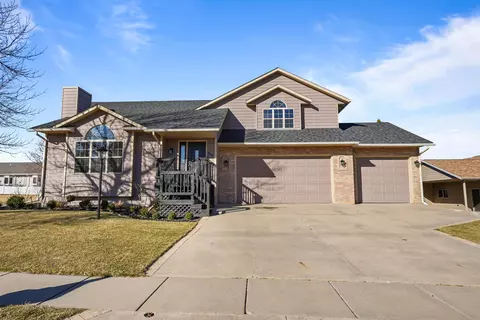 405 Maple Dr, Spearfish, SD 57783