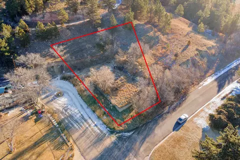 145 N 3rd St, Hot Springs, SD 57747