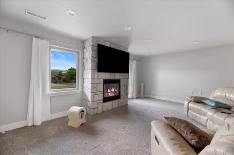 Living - 1920 Remuda Ln, Spearfish, SD 57783 photo 3 of 4