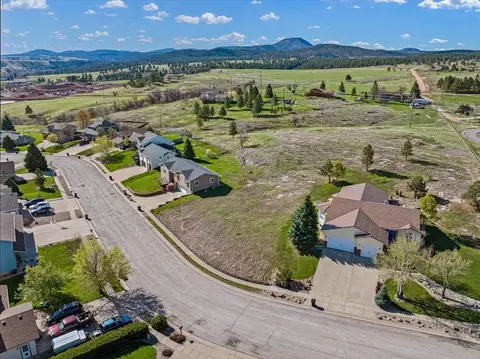 1423 Charles St, Spearfish, SD 57783