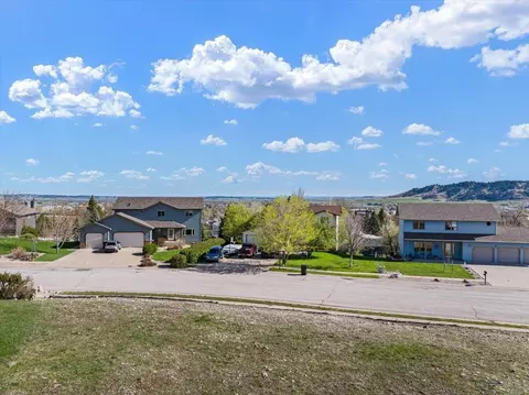 1423 Charles St, Spearfish, SD 57783 photo 7