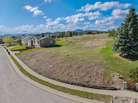 1423 Charles St, Spearfish, SD 57783 photo 2