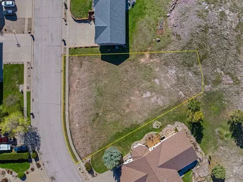 1423 Charles St, Spearfish, SD 57783 photo 9